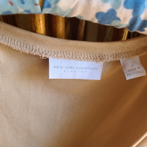 New York & Co Shirt! Champagne color, small - Picture 4 of 4
